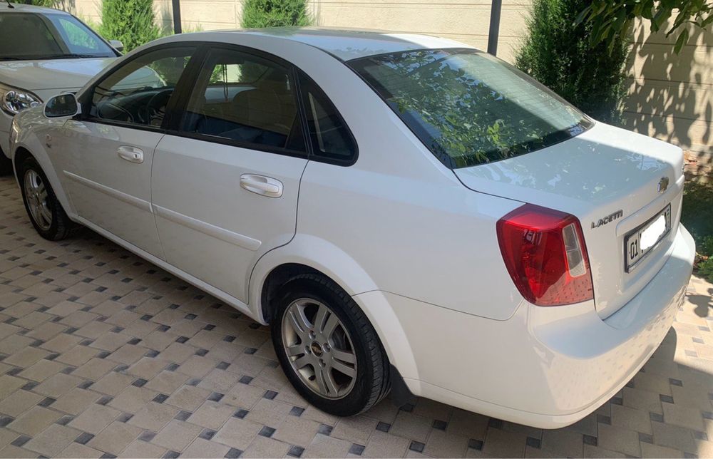 Ласетти 1,8 автомат 3 поз