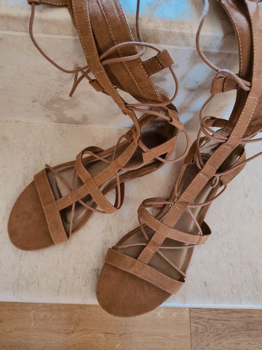 Високи сандали Tamaris