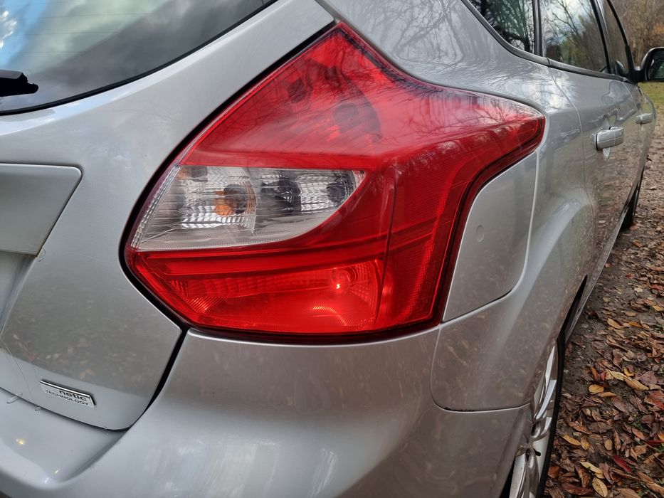 Stop de frana dreapta Ford Focus mk3 hatchback