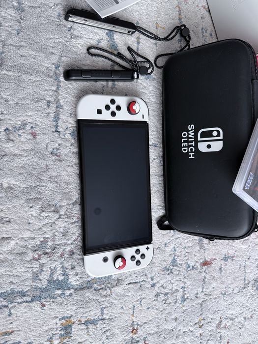 Продам Nintendo Switch Oled