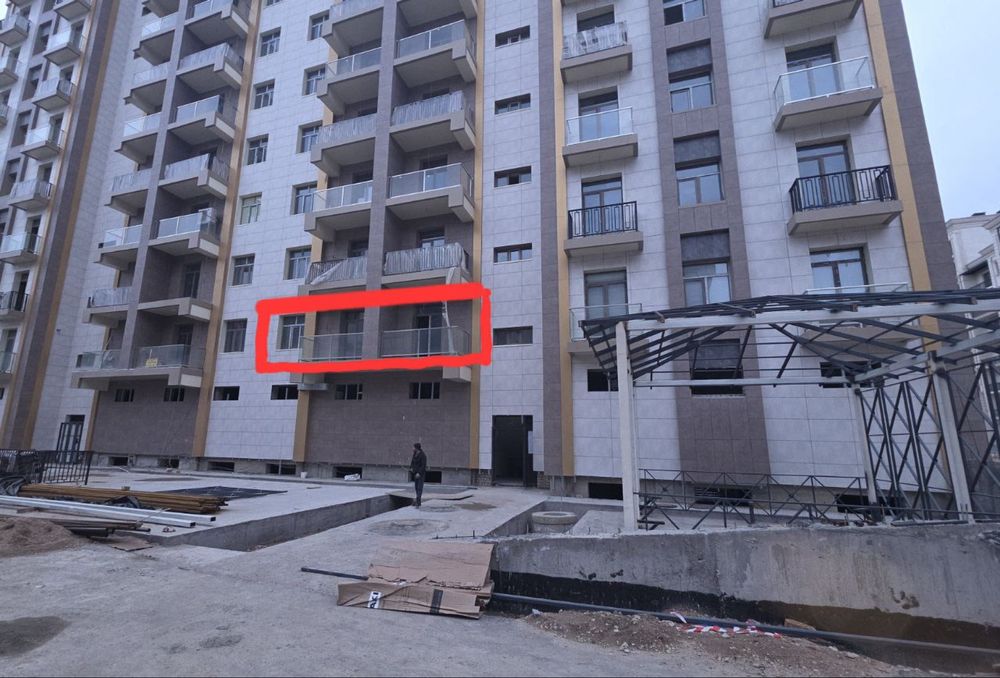 Сотилди 3 хона  1 этаж 106 кв Самарканд.ш  А.Темур (Фрунзе) куча.