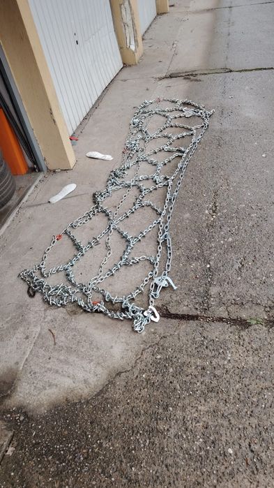 Vand lanturi pentru camioane