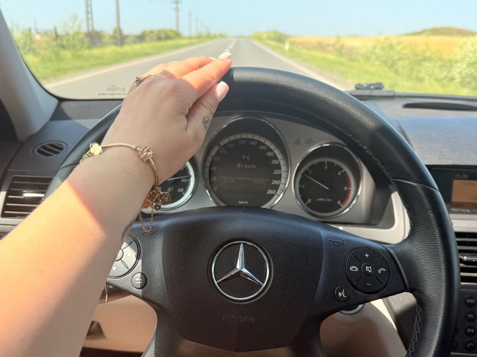 MERCEDES-BENZ CLA 0 — imagine 2