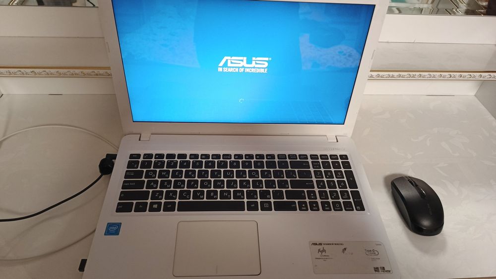 Ноутбук Asus 15\6  экран