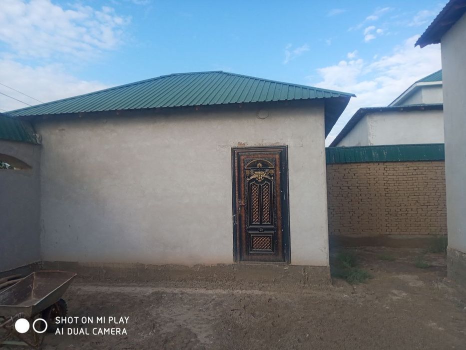 Дом с монсатом