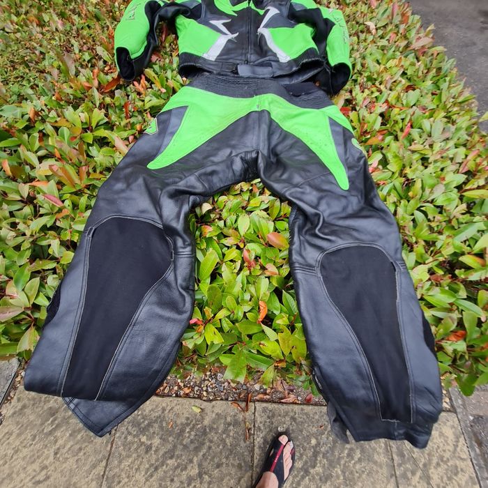 Мото яке и панталон екип естествена кожа