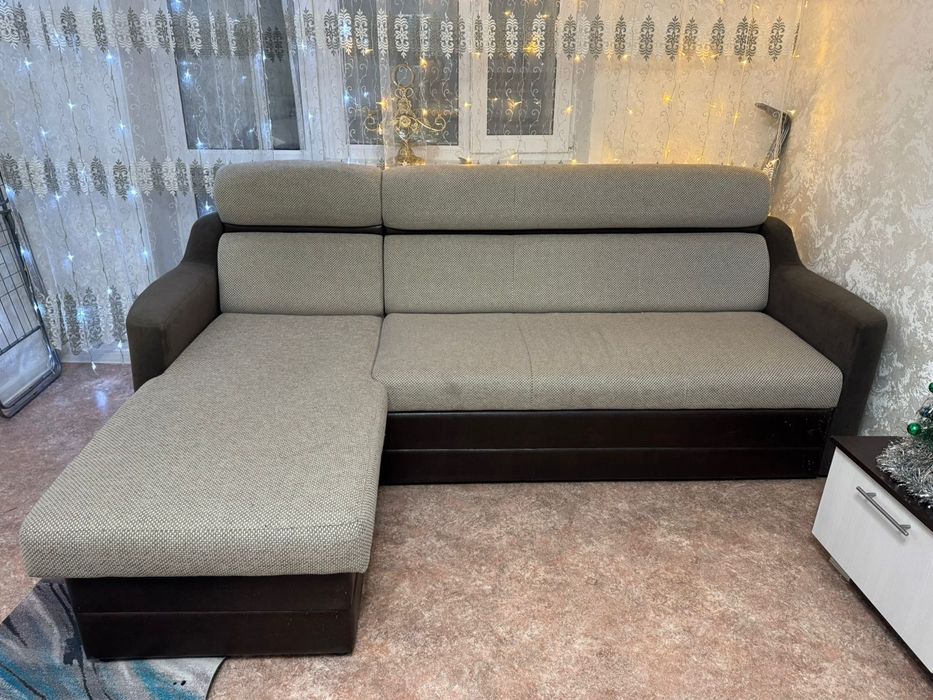 Продается диван в хорошем состоянии
