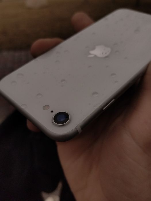 Iphone se 2gen (2020)  64гига