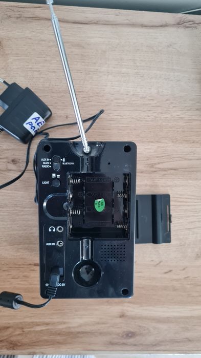 Цифрово радио с Bluetooth и АUX вход.