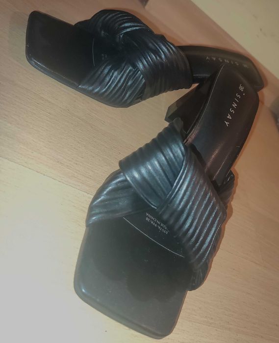 Чисто нови, чехли с токче