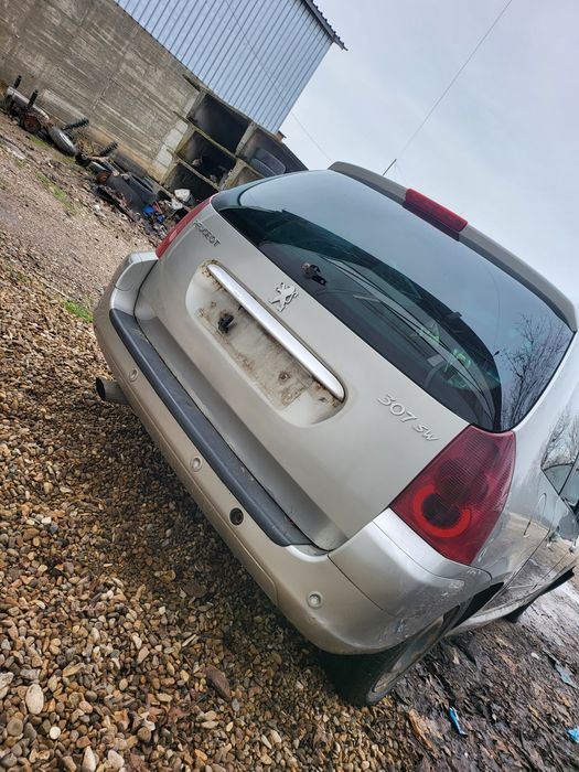 Пежо 307 2.0 Hdi.  НА ЧАСТИ
