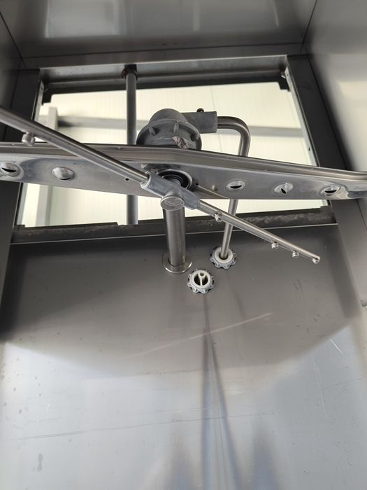 Конзолна -- комбинирана за тави , касетки, чинии и чаши -- 2022 година