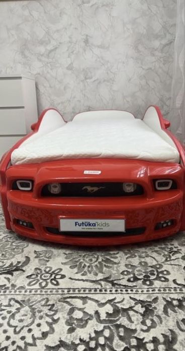 Продам кровать машинку