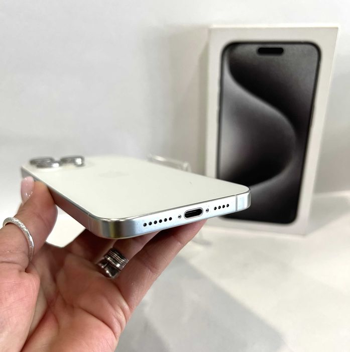 iPhone 15 Pro Max, 256GB, sănătate baterie 84%,  garanție 90 de zile,  WhiteTitanium,  impecabil!