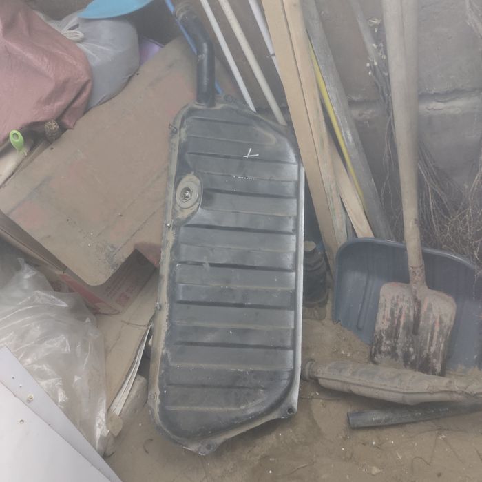 Продам бензбак 190 мерседес