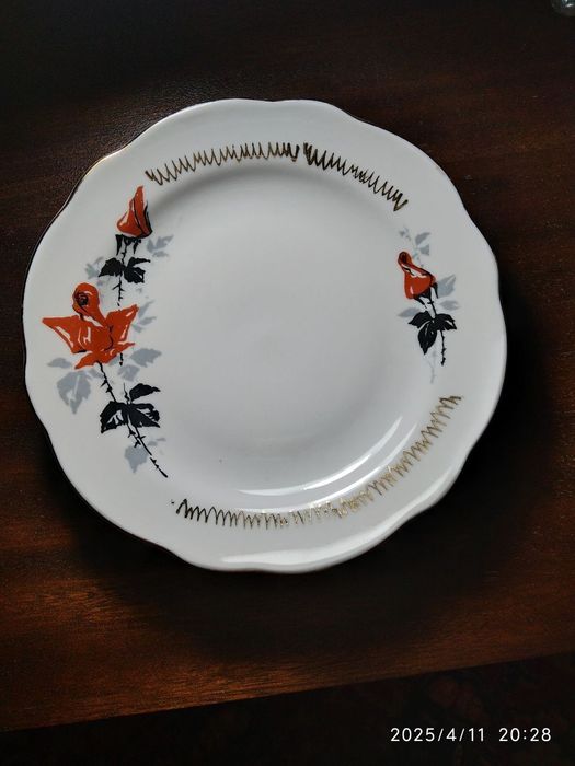 Новый столовый сервиз из 35 предметов