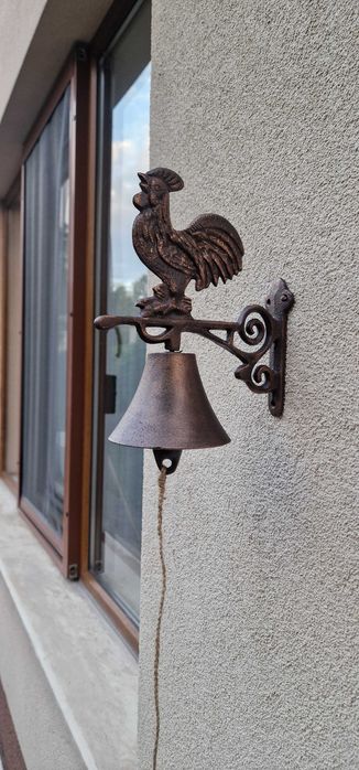 Градинска Чугунена камбана с петел.