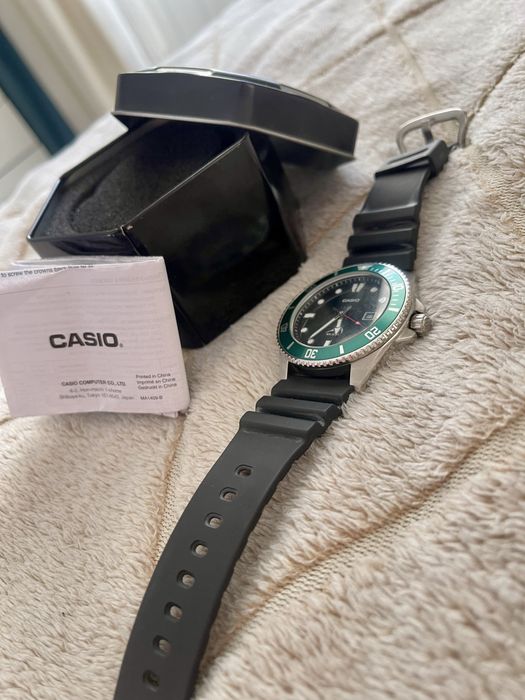 Продам новые Мужские часы Casio