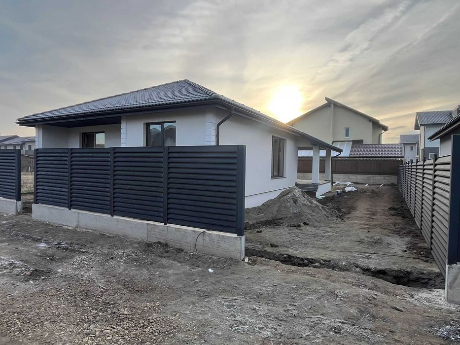 Case dispuse pe parter! Segment premium! Finisaje incluse in pret!