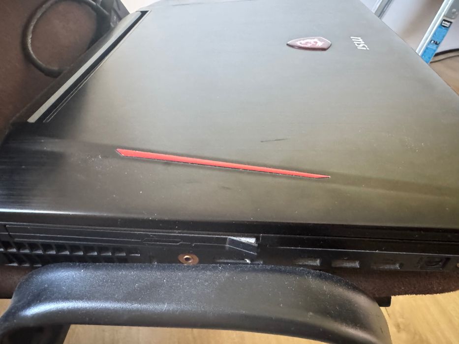 Laptop gaming MSI GT83 TITAN 8RF