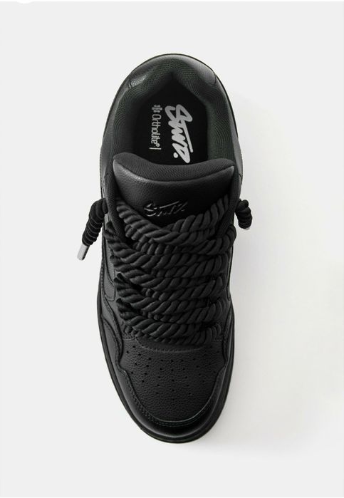 Adidasi pull&bear
