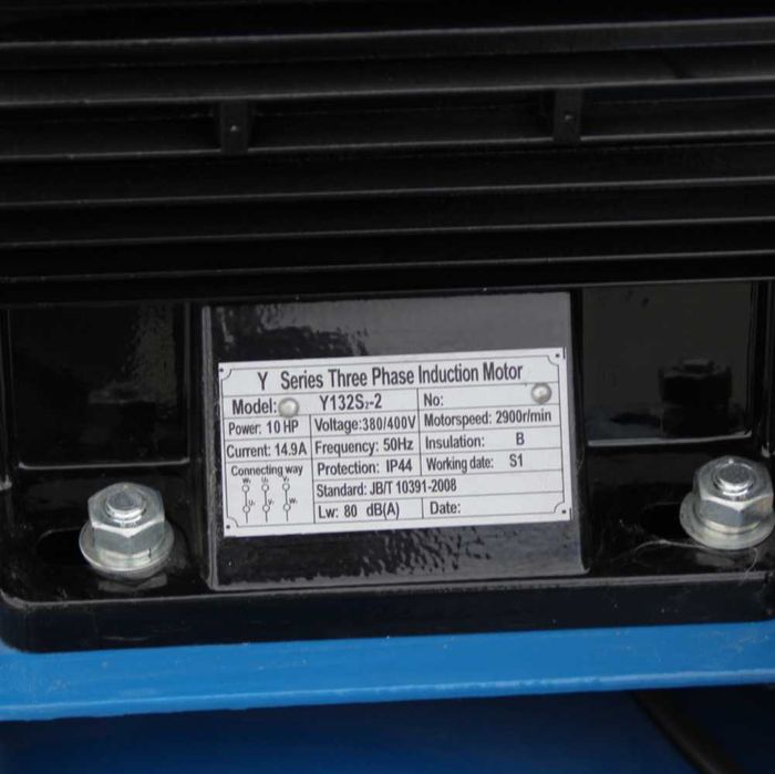 Компресор за въздух AIR TACH, 300 литра Дебит – 1050л/мин. 12.5 бара.