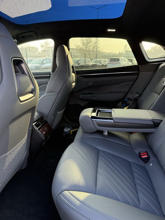 Zeekr 001 you 2025 Qora