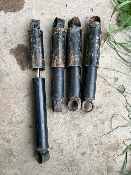 Ось для прицепа автомобиля.