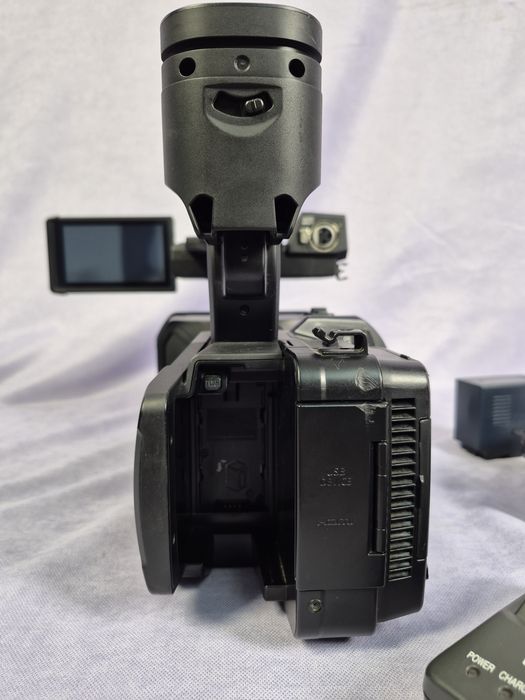 Видеокамера Panasonic AG-UX180