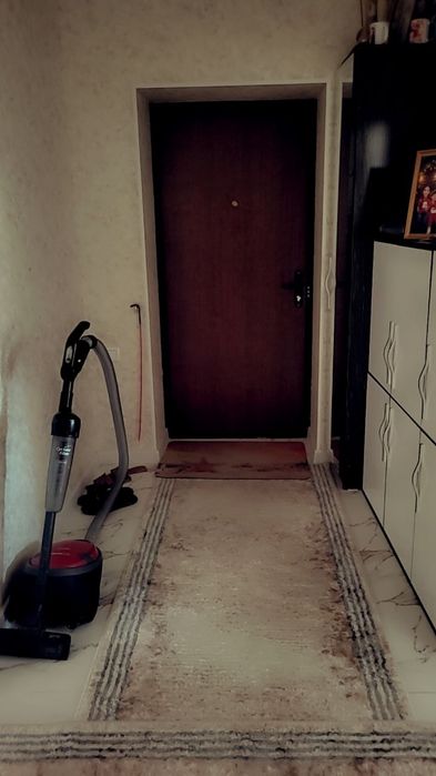 3 xonali kv sotiladi