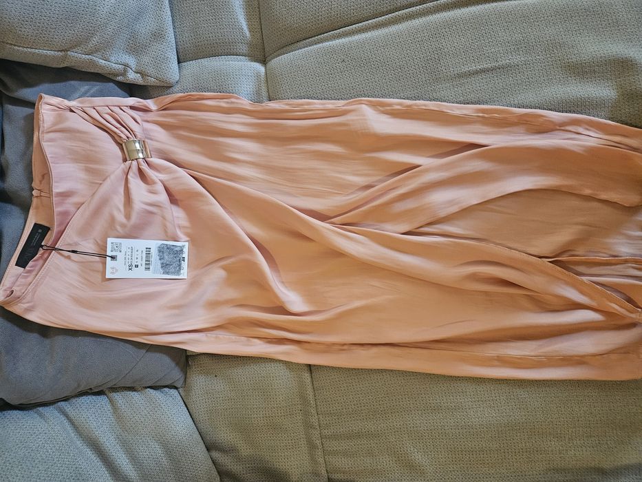 Страхотна секси пола Zara