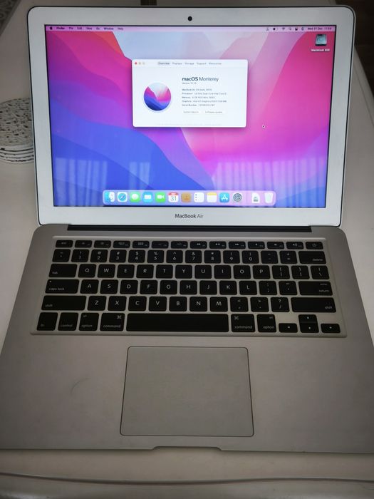 Vând MacBook Air
