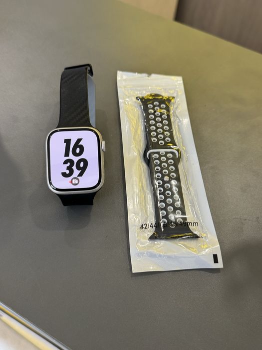 Apple watch 7 nike