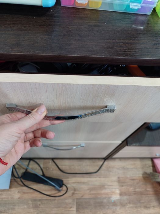 Продам обувницу  красивая