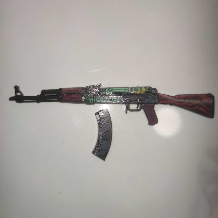 Умален модел на AK-47 Fire Serpent от CS:GO/CS:2 в мащаб 1:6