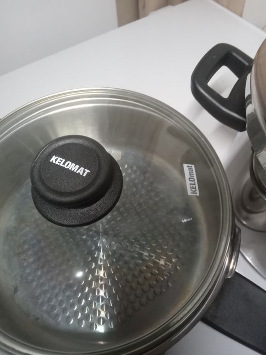 Vând oală  sub presiune Kelomat