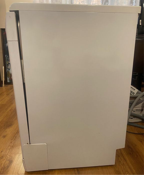 Продавам съдомиялна Hotpoint Ariston