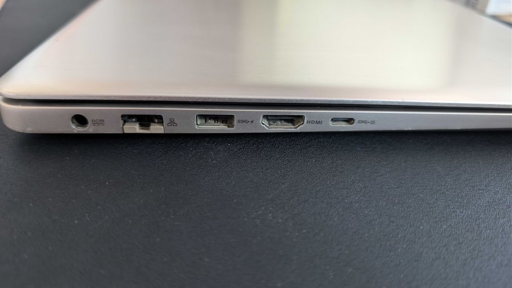 Laptop ASUS N580V | i7-7700HQ | 8GB RAM | SSD + HDD | Defect estetic