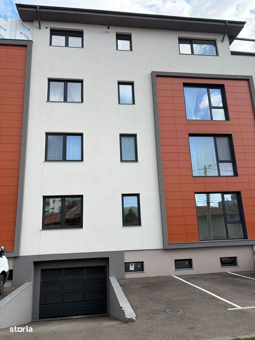 De Vanzare Apartament 4 Camere -Ideal Birouri