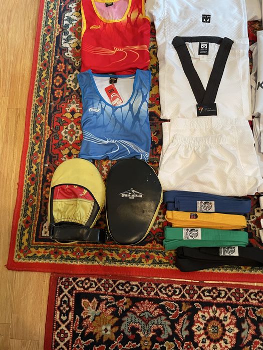 Продам аммуницию для таэквондо и бокса