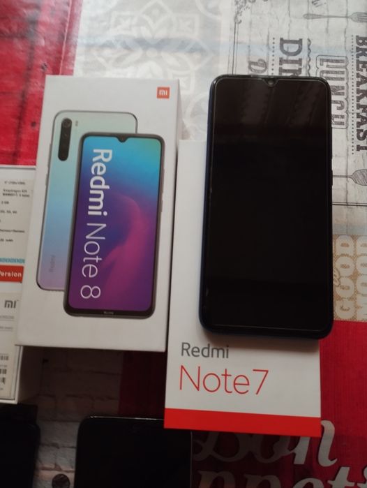 Телефоны Андроид разные