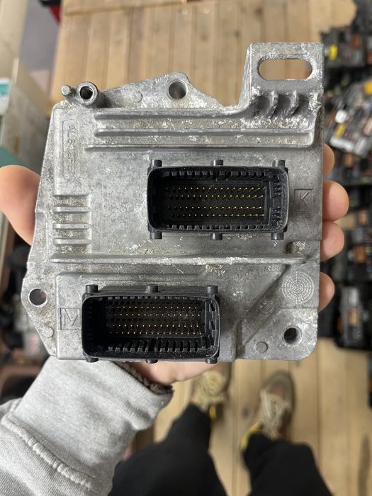 Контролер за двигател Opel Astra h 12230740 FAHF