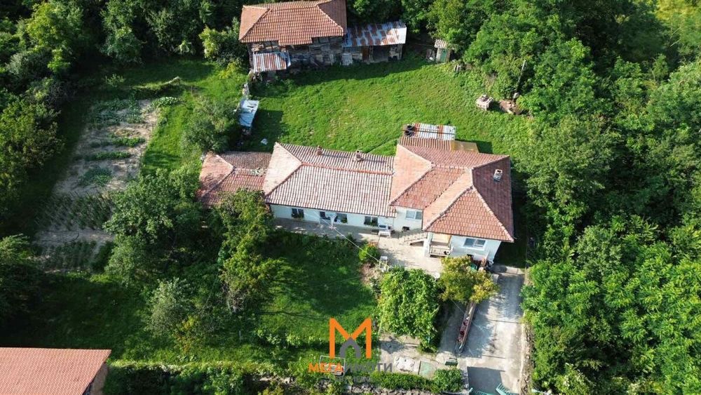 Продажба Къща гр. Севлиево - с. Бериево 280m² и двор 1800m²