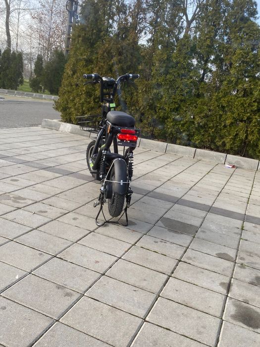 Vând schimb scuter electric cu acte