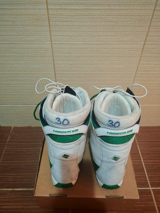 Boots snowboard 45,5 Nideker