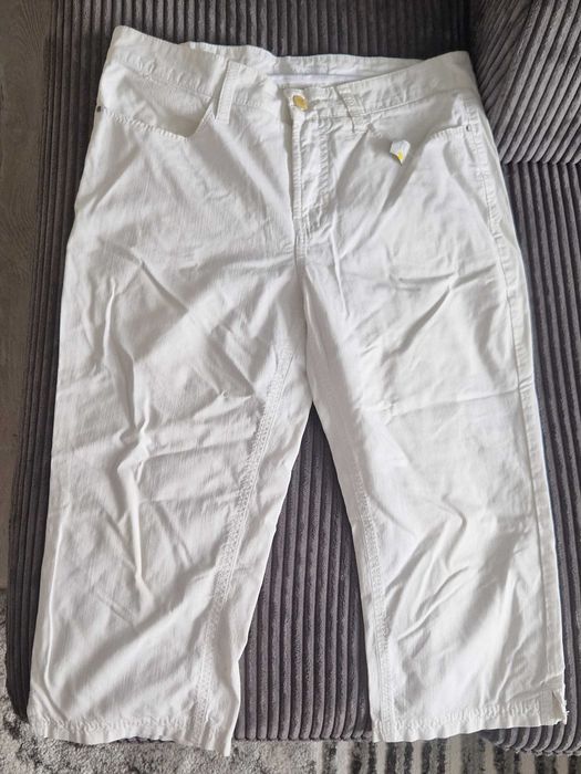 Donez 3 perechi de pantaloni trei sfert marimea 42