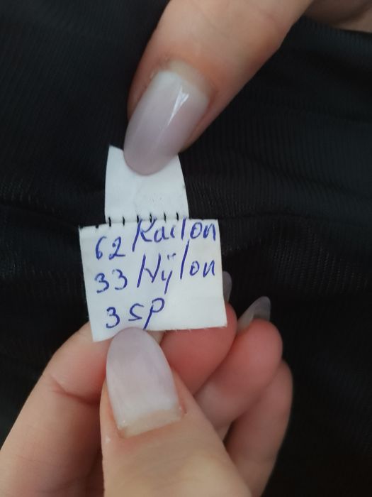 Rochie deosebită pentru ocazii business/casual, de culoare neagră.
Se