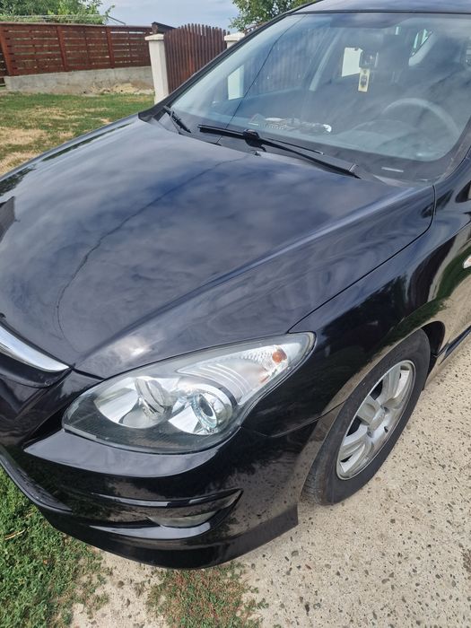 Vând Hyundai I 30 1.6  Crdi  fabricație 2011 !