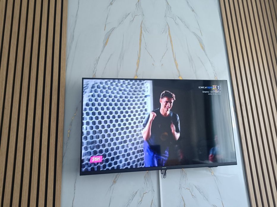 Vand Televizor Philips LED Smart 108cm 4k