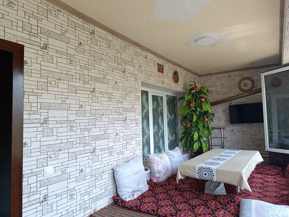 5 хонали 3 қаватда  жойлашган барча шароит мавжуд